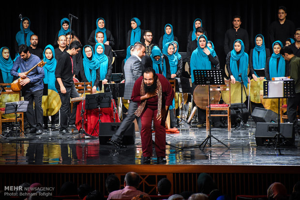 Tahran'da geleneksel İran müziği coşkusu