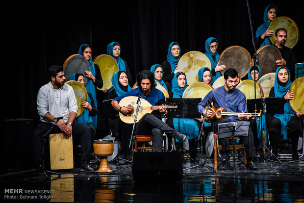 Tahran'da geleneksel İran müziği coşkusu