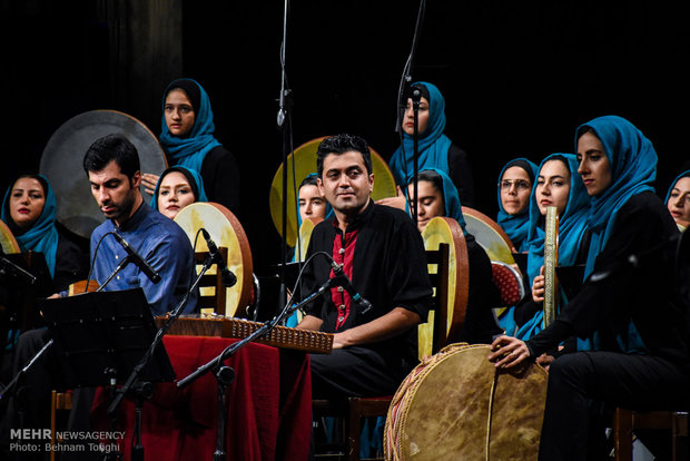 Tahran'da geleneksel İran müziği coşkusu