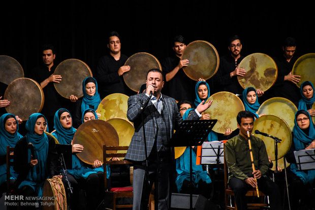 Tahran'da geleneksel İran müziği coşkusu