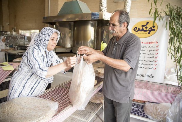 عرضه نان در بندرعباس با مشکل روبرو است