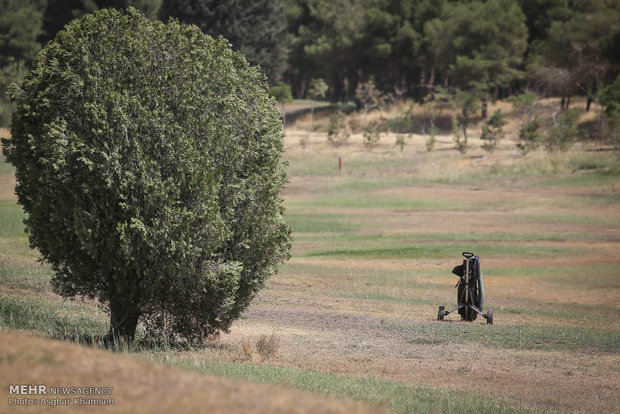 İranlı kadınlardan golf yarışması