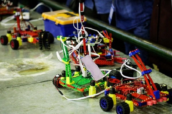 ششمین مسابقات استانی رباتیک در صومعه سرا برگزار می شود