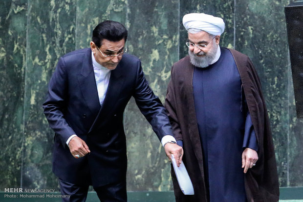 روحانی برای دفاع نهایی از وزرای پیشنهادی وارد مجلس شد