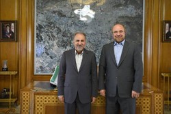گزینه منتخب شهرداری تهران با محمد باقر قالیباف دیدار کرد