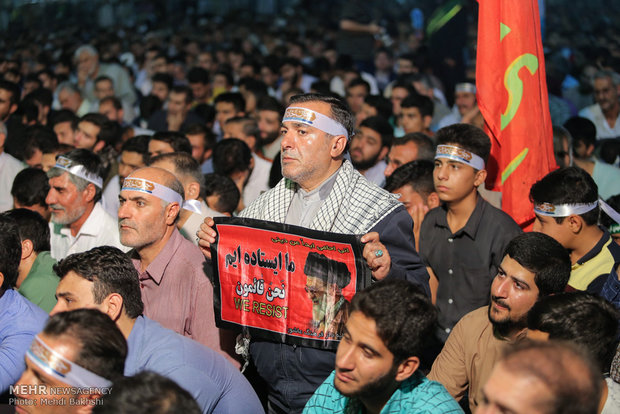 تجلیل از خانواده شهید حججی در مسجد مقدس جمکران‎