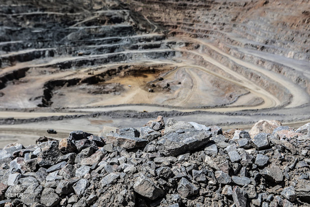 قرارداد اصلاح و احیای ۳ معدن بزرگ در زنجان بسته شده است