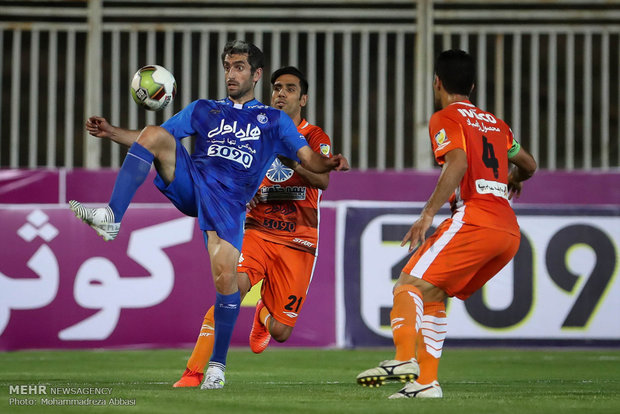 İran Futbol Süper Ligi'nin kritik maçından karelerی البرز