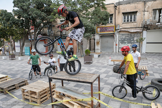 Hemedan'da "Trial Bisikletçilik" yarışı