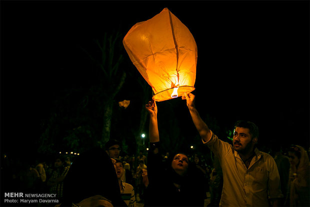 İran'da Suriyeli çocuklar için "Balon Festivali"