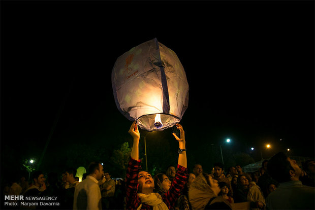 İran'da Suriyeli çocuklar için "Balon Festivali"