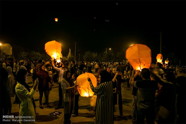 İran'da Suriyeli çocuklar için "Balon Festivali"