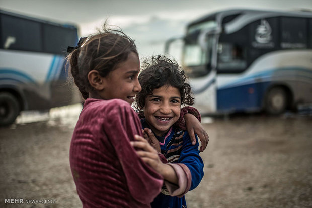 DEAŞ'ın oluşumu sonucu yerlerinden edilen Iraklı aileler