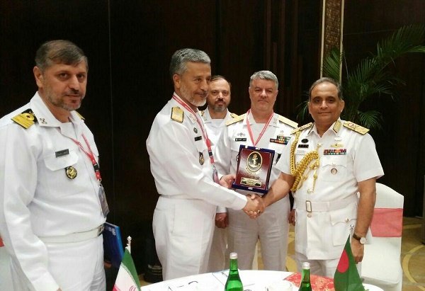 دریادار سیاری با فرمانده نیروی دریایی بنگلادش دیدار کرد