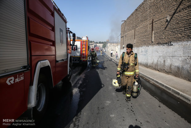 Tahran'da meydana gelen yangından kareler