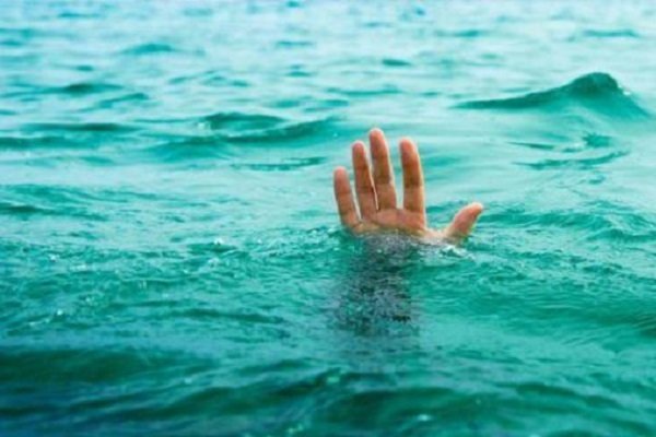 نجات کودک ۷ ساله از غرق شدن در رودخانه زاینده رود