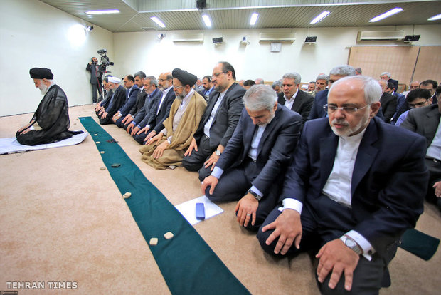 President and his cabinet meet's Ayatollah Khamenei