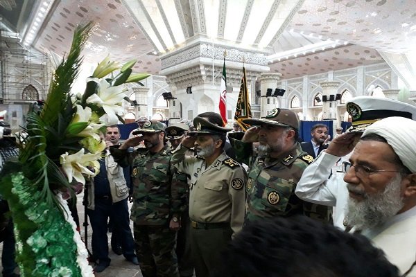 فرماندهان عالی رتبه ارتش با آرمان های امام(ره)  تجدید میثاق کردند