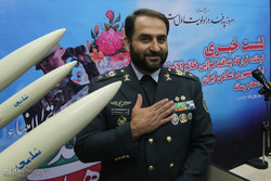 قائد مقرّ خاتم الأنبياء يتحدث للصحفيين في اليوم الوطني للدفاع الجوي الإيراني