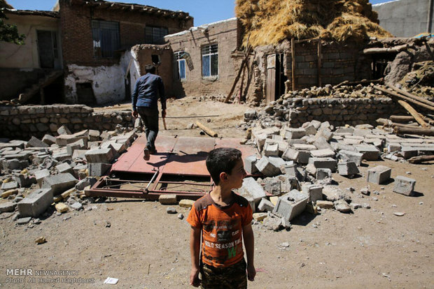 İran'ın Doğu Azerbaycan eyaletindeki depremden kareler