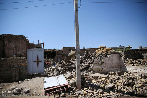 İran'ın Doğu Azerbaycan eyaletindeki depremden kareler