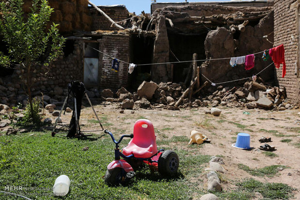 İran'ın Doğu Azerbaycan eyaletindeki depremden kareler