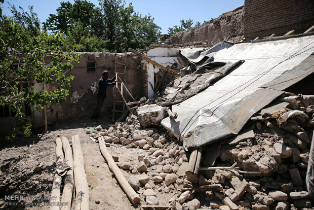 İran'ın Doğu Azerbaycan eyaletindeki depremden kareler