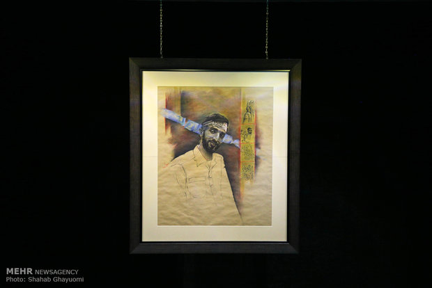 تابلویی از شهید حججی رونمایی شد/ افتتاح نمایشگاه «کرشمه های قلم»