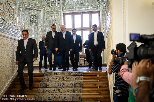 Iran's Zarif meets UN Syria special envoy