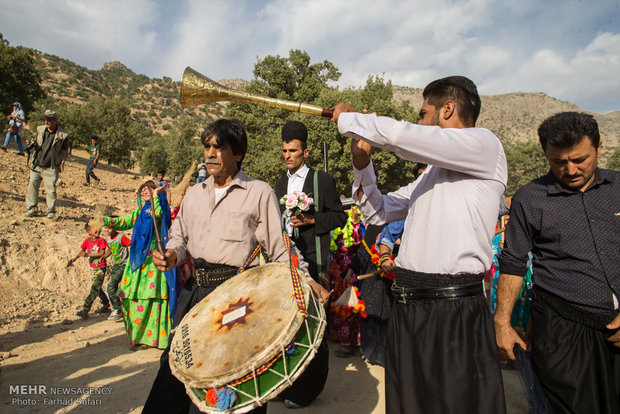 Iranian nomads’ wedding ceremony, symphony of colors 