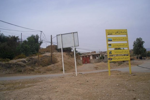 بلاتکلیفی ۱۲ ساله روستای فرهادآباد دره شهر به دلیل ساخت سد سیکان