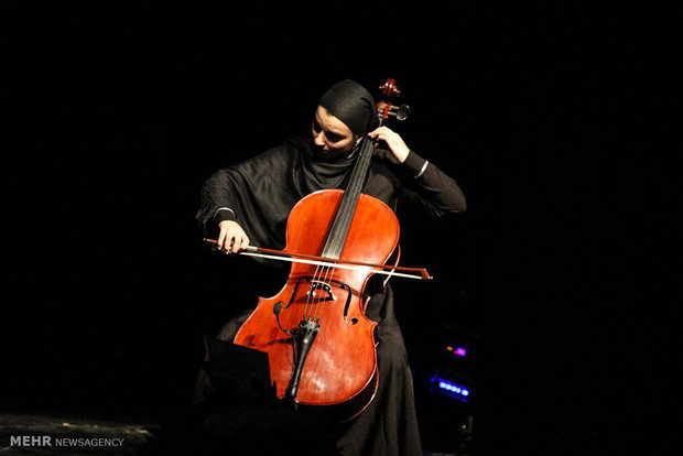 Tahran'da çizim ile müziğin dansı