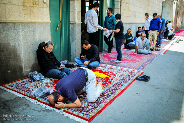 مراسم دعای عرفه در خیابان سعدی تهران