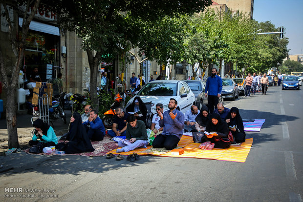 مراسم دعای عرفه در خیابان سعدی تهران