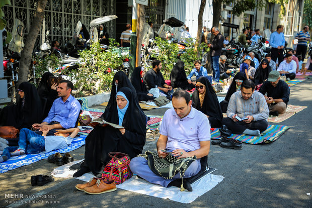 مراسم دعای عرفه در خیابان سعدی تهران