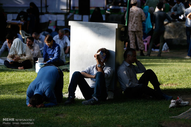 مراسم دعای عرفه در همدان