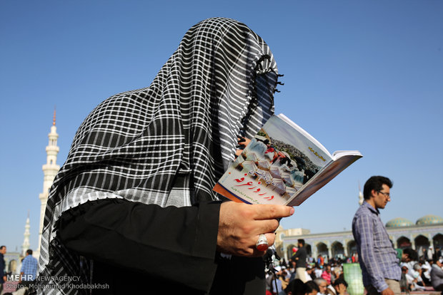 اقامة مراسم قراء دعاء عرفة في مسجد جمكران بمدينة قم