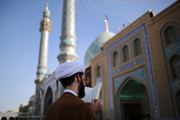 اقامة مراسم قراء دعاء عرفة في مسجد جمكران بمدينة قم