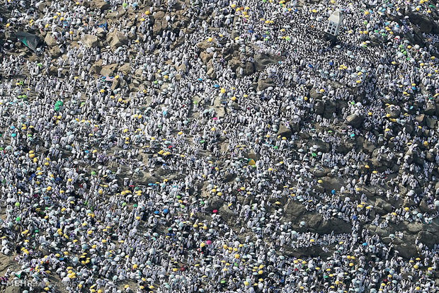 Hacı adaylarından Arafat Dağı ziyareti