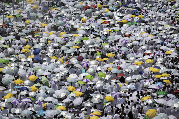 Hacı adaylarından Arafat Dağı ziyareti