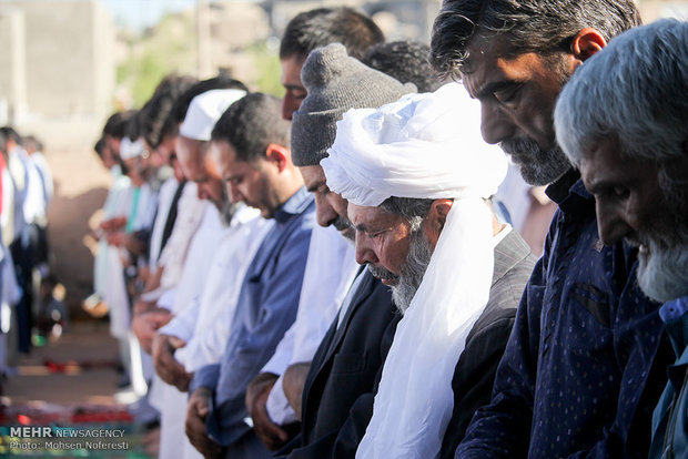 اقامه نماز عید سعید قربان در روستای بجد خراسان جنوبی