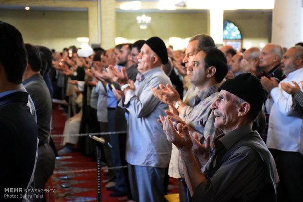 İran'ın dört bir yanındaki bayram namazından kareler