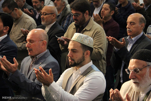 Muslims observe al-Adha recitations in Islamic Center of England