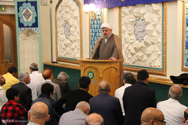 Muslims observe al-Adha recitations in Islamic Center of England