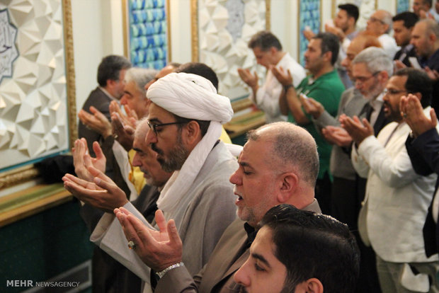 Muslims observe al-Adha recitations in Islamic Center of England