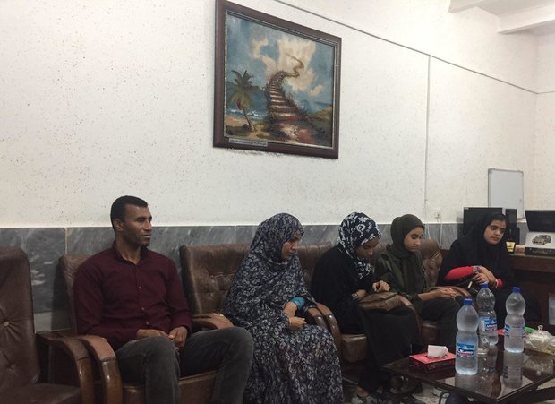 دانش آموزان بازمانده ازحادثه داراب به آغوش خانواده بازگشتند