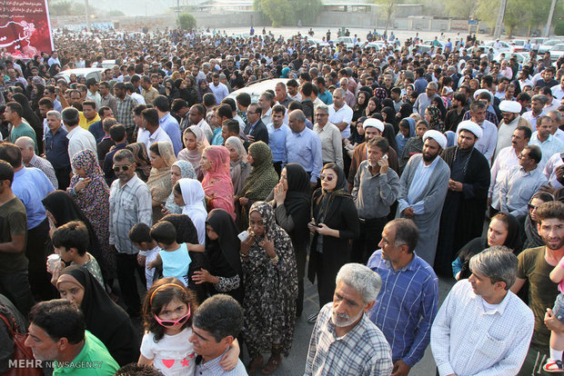 مراسم تشييع جثامين التلميذات التي لقين مصرعن خلال حادث سير بجنوب ايران