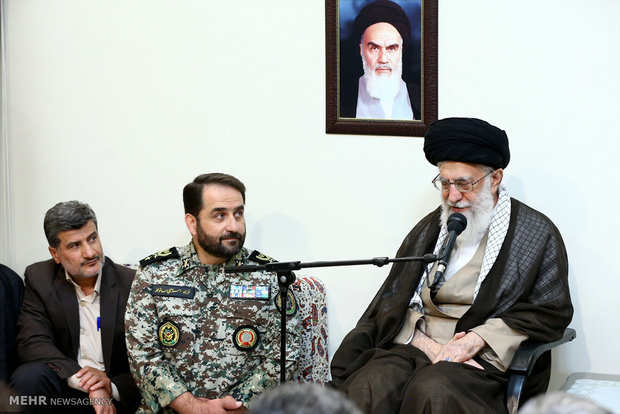 Leader receives Iran's Khatam Al-Anbia cmdrs, officials