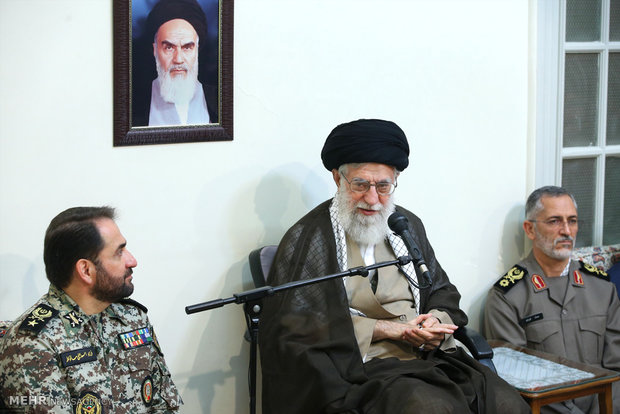 Leader receives Iran's Khatam Al-Anbia cmdrs, officials