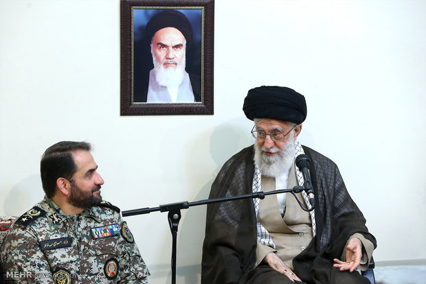 Leader receives Iran's Khatam Al-Anbia cmdrs, officials